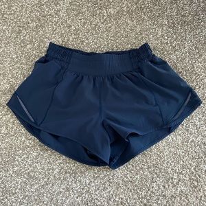 Lululemon Hotty Hot Shorts 2.5 inch inseam size 4